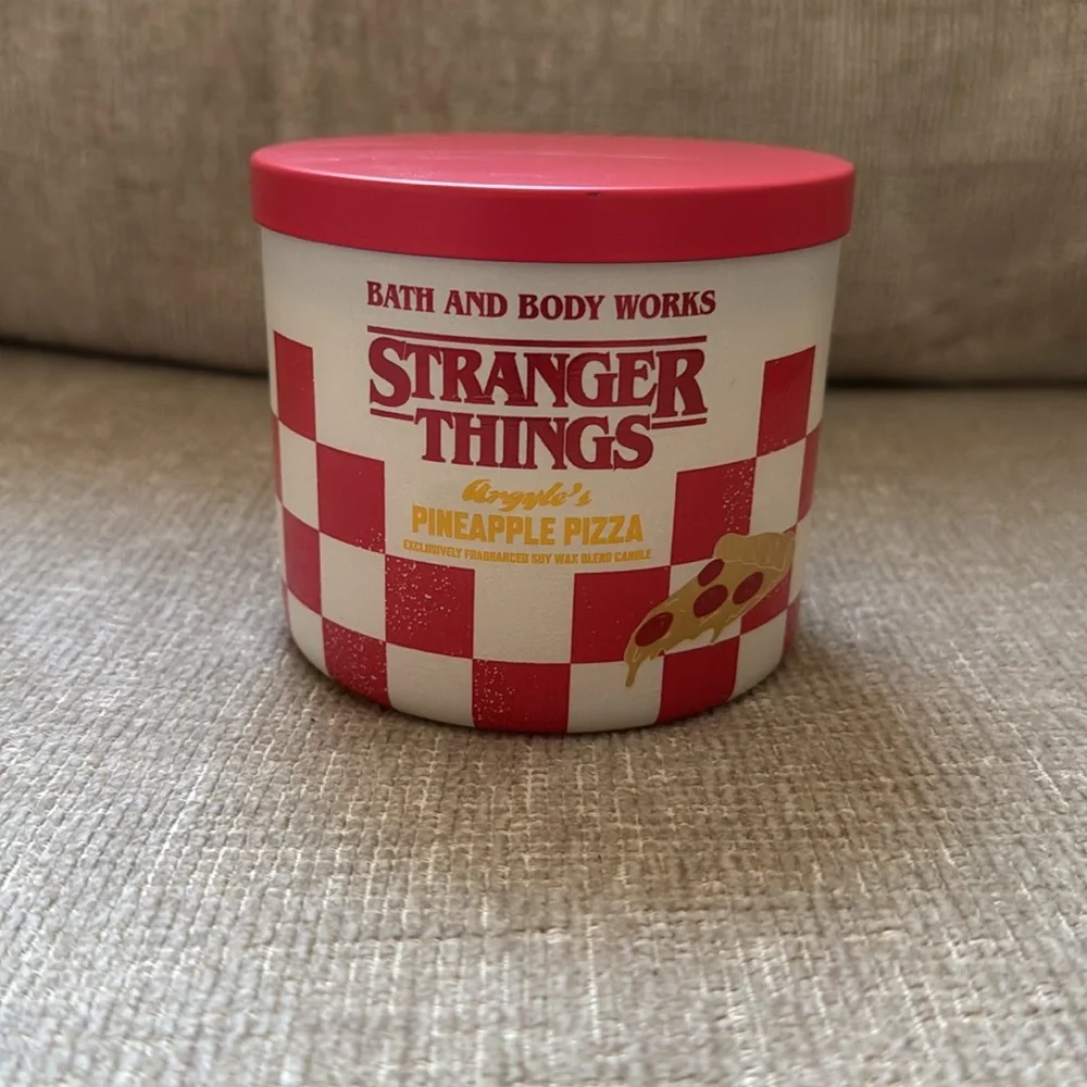 Bath & Body Works X Stranger Things Argyle’s Pineapple Pizza Candle
